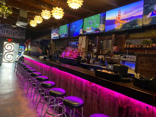 EL GROTTO Bar & Eatery