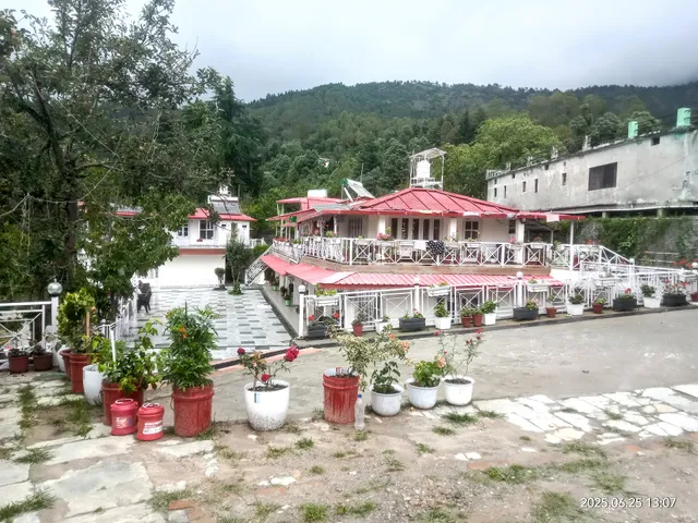 The White Grove Retreat, Mukteshwar Nainital
