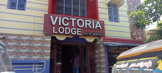 VICTORIA LODGE
