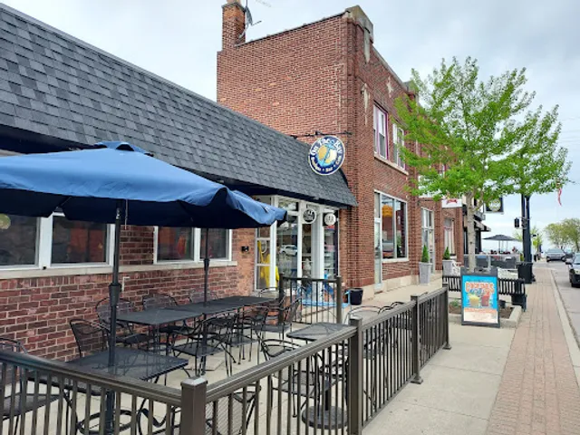 On The Bay Boutique, Bar & Cafe