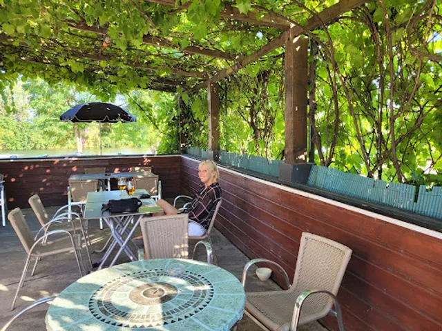 Au Rendez Vous des Pecheurs - Jussy