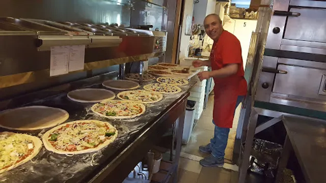 Sanaa Pizzeria
