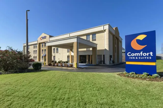 Comfort Inn & Suites LaGrange East