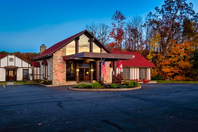 Red Roof Inn & Suites Hazleton