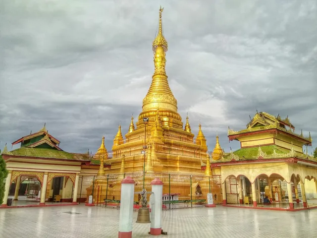 Phaung Daw Chat Ma Pagoda