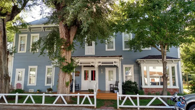 Globe Hotel Bed & Breakfast