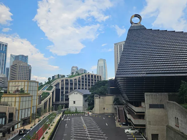 Azabudai Hills Central Walk