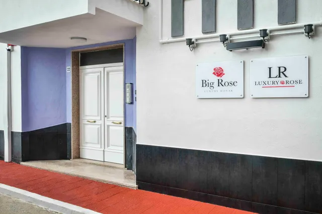 Big Rose luxury House