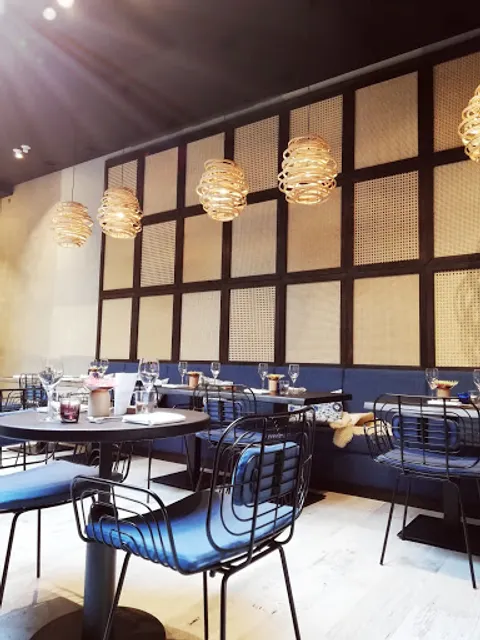 BÚN Bar & Restaurant 🇻🇳