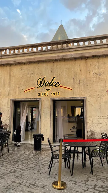 Behind Italy (boulevard world)