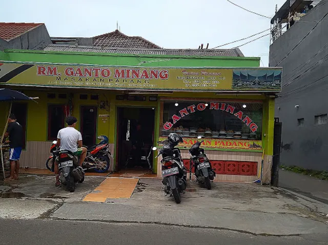 Rumah Makan Padang Ganto Minang Muhasyim 1.