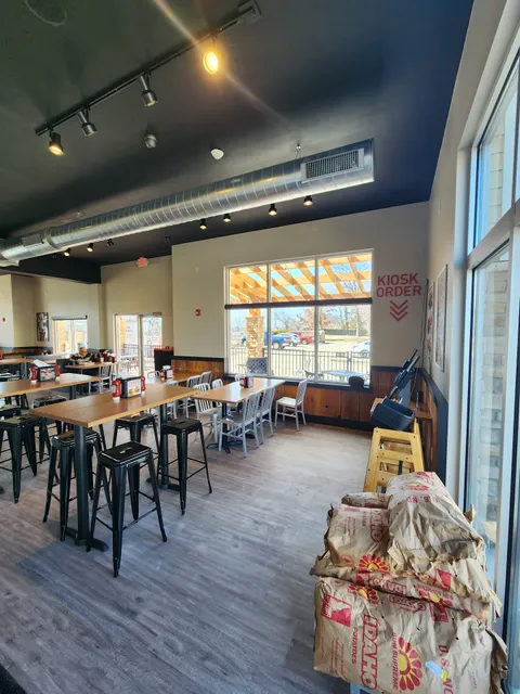 MOOYAH Burgers, Fries & Shakes