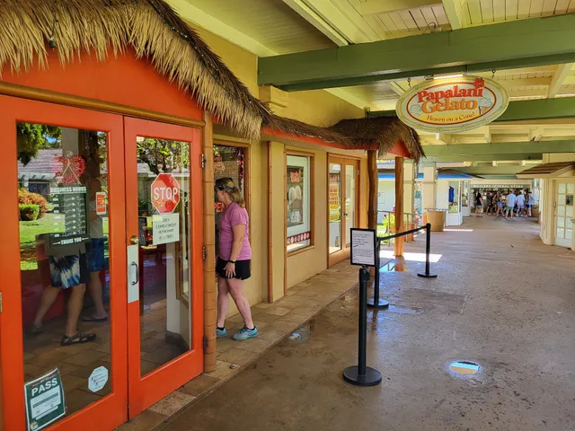 Poipu Shopping Village