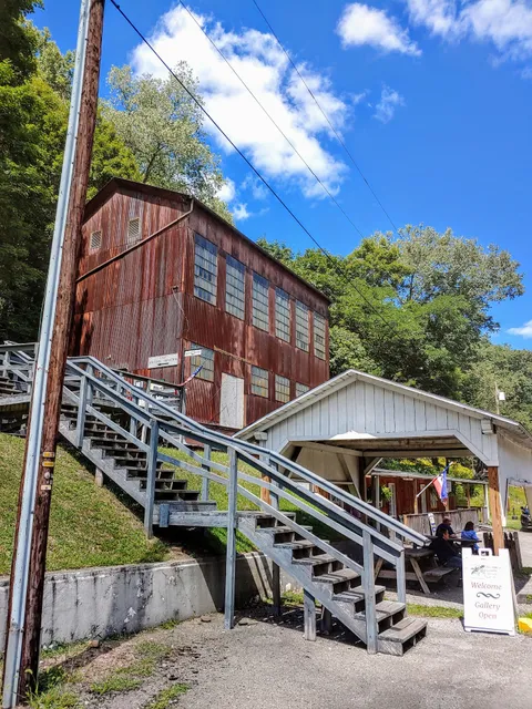The Shops at Leatherbark Ford