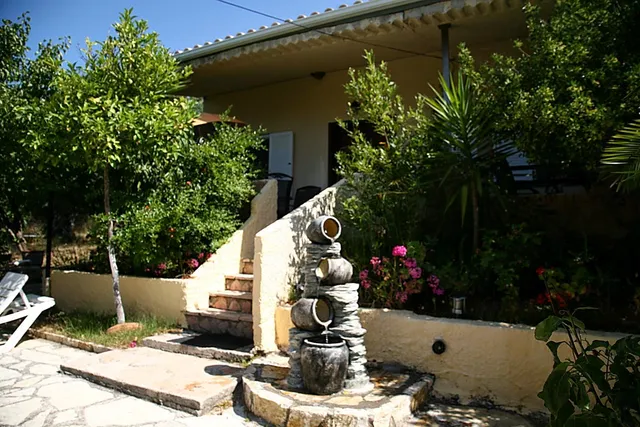 Rozalia Studios - Sivota