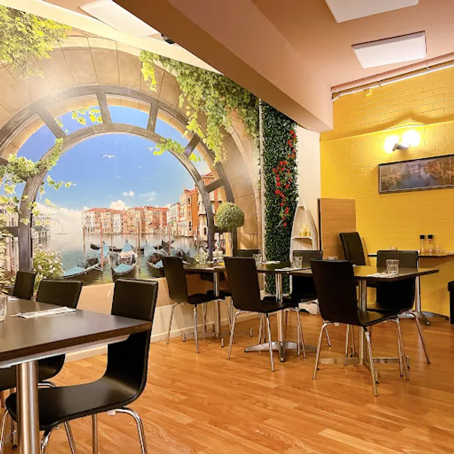 Santini’s Restaurant & Bar