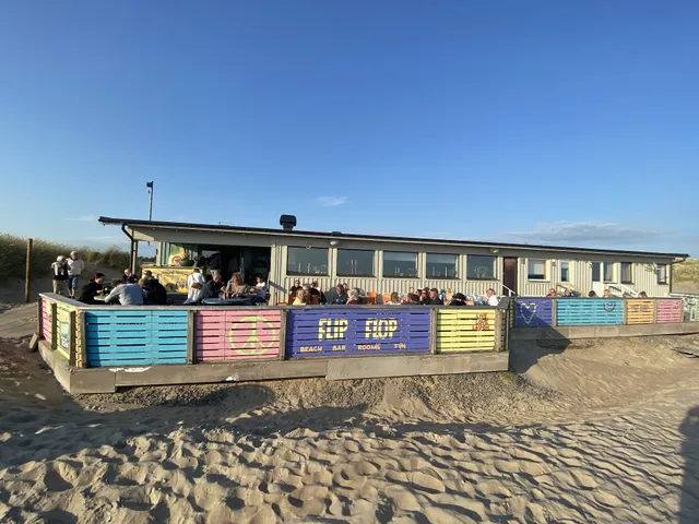 FlipFlop Beach Bar & Rooms