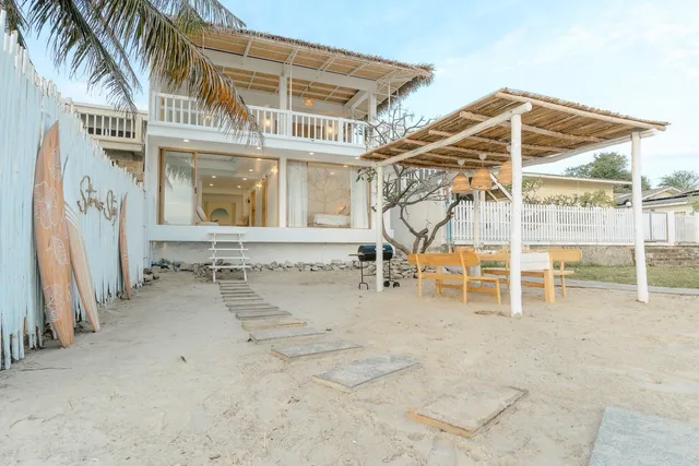 Stories Stay Pool Villa