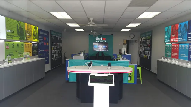 Computer and Phone Repair / Retail phone services