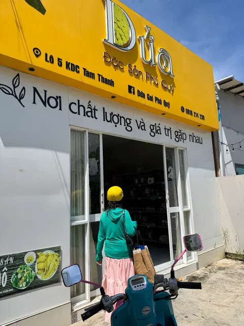 S.House - Hotel & Homestay