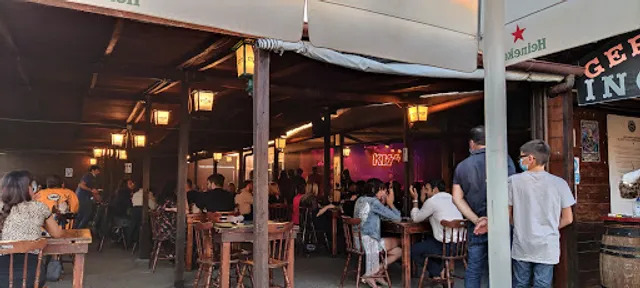 Geronimo's Restaurant & Live Music