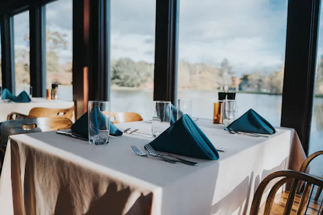 The Water's Edge Restaurant