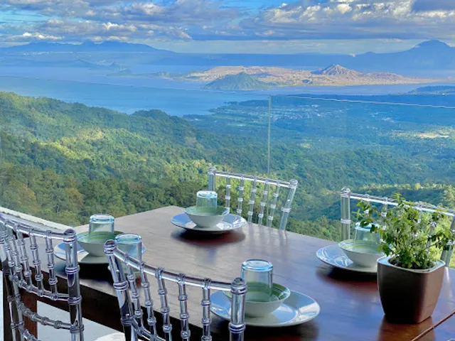 Lyleth's Overlooking Restaurant, Events & KTV