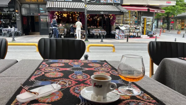 Violetta cafe restaurant