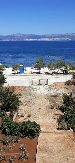 Apartments Zvonimir Mirca,place by the sea