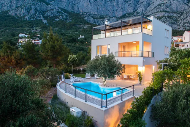 Villa Lukić, Makarska
