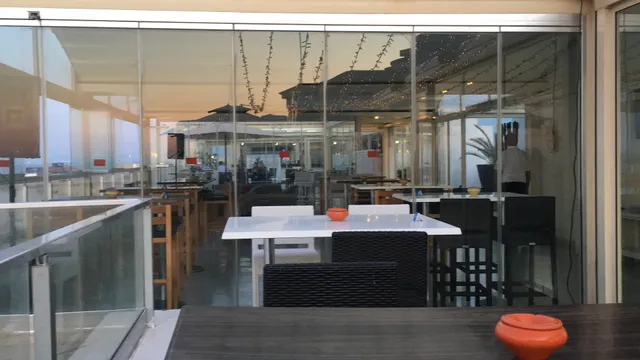 Le Must Restaurant & Lounge