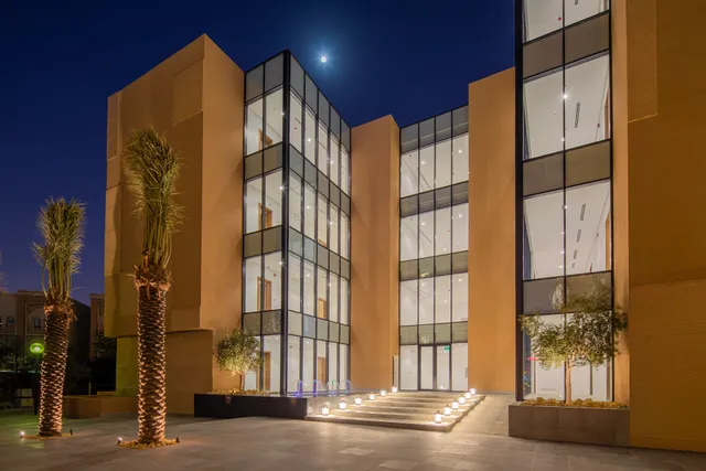 عروق ريزدنس