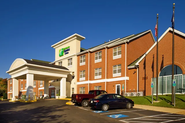 Holiday Inn Express & Suites Manassas by IHG