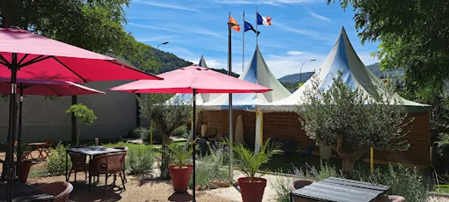 LA TABLE CAPRICIEUSE