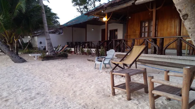 Palm Village Guesthouse Siquijor