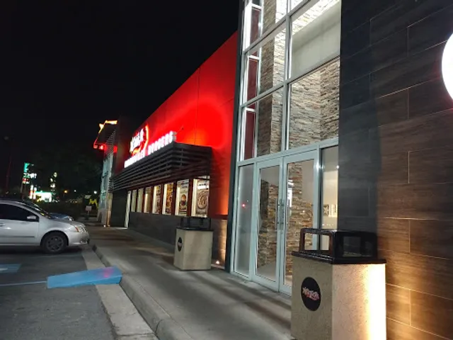 CARL'S JR. (CHARGRILLED BURGERS)