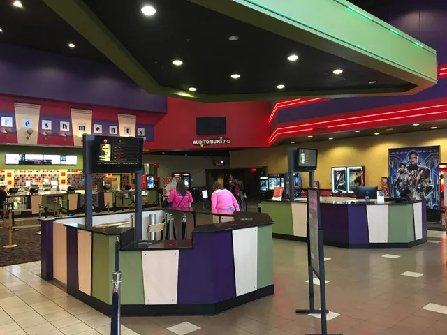 AMC CLASSIC College Square 12