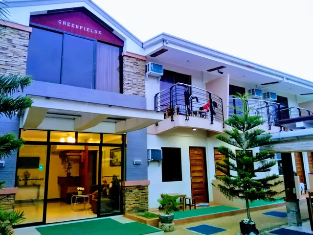 ZEN Rooms Greenfields Inn Bohol