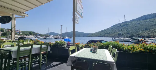 Paparouna Bar&Restaurant