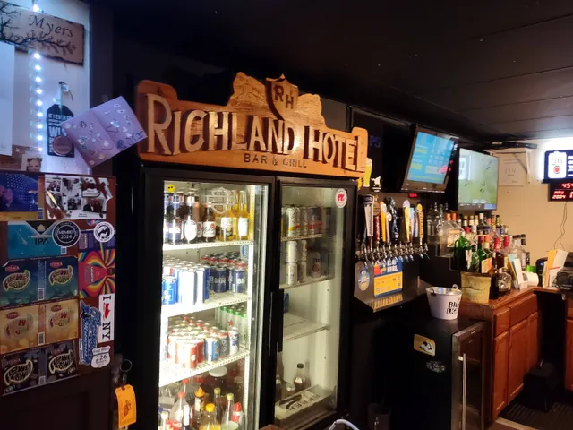 Richland Hotel Bar & Grill