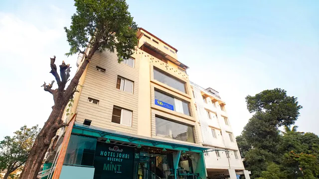FabHotel Johri Regency