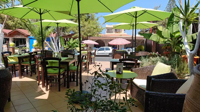 Mama Mia Cafe Restaurant