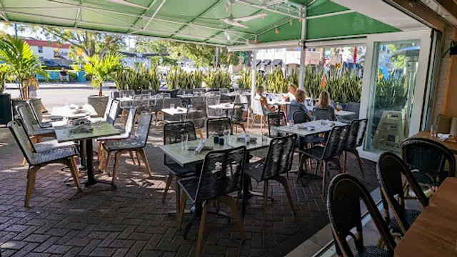 Lulu's Café & Cocktails