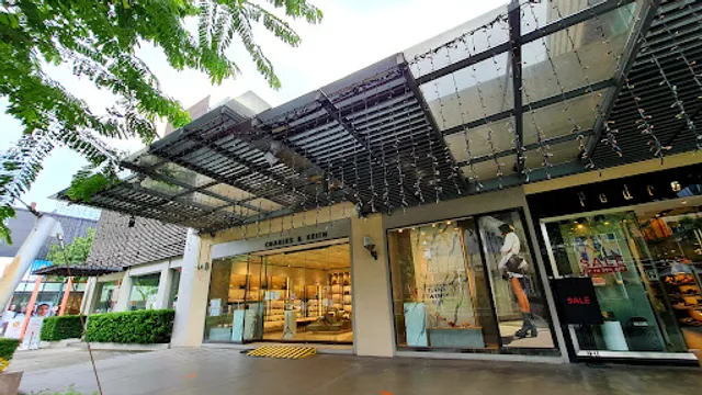 The Coffee Bean and Tea Leaf (Bonifacio High Street)