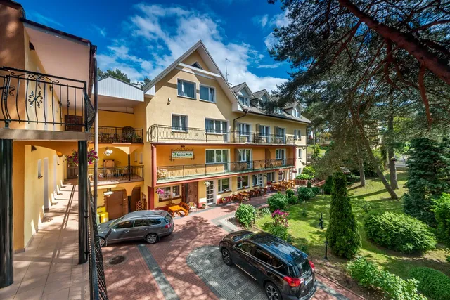 Forest Pearl. Holiday House