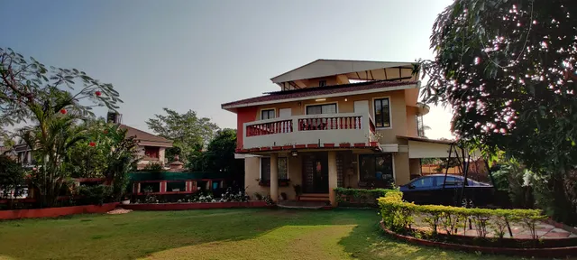 The Hill House 24/25 Gold Valley