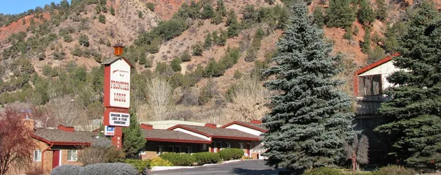 Frontier Lodge