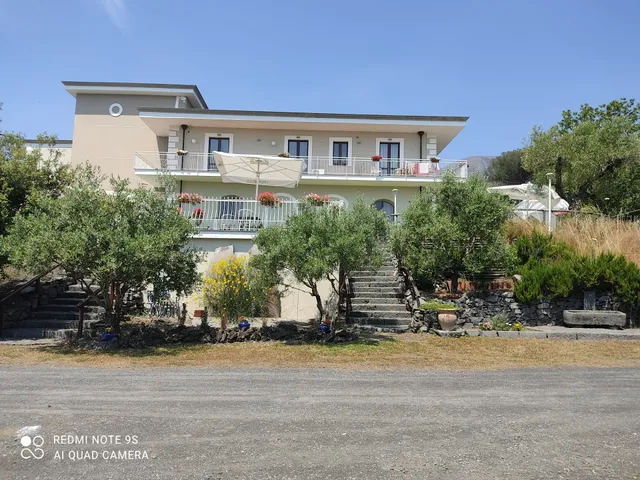 Tenuta Terra di Fuoco/Frequenza 79