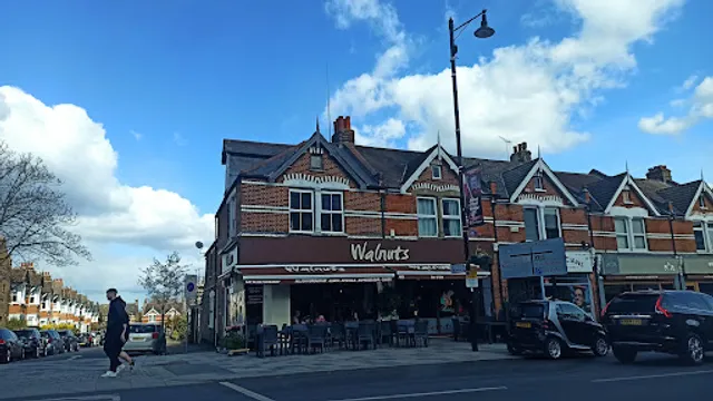 Walnuts Cafe Restaurant