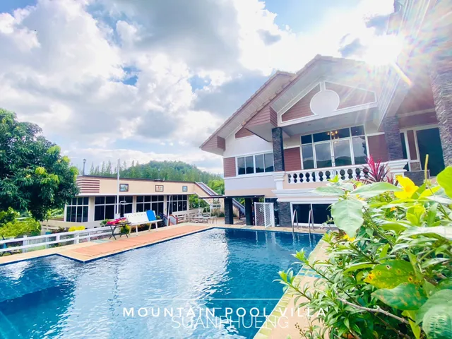 Mountain Pool Villa Suanphueng
